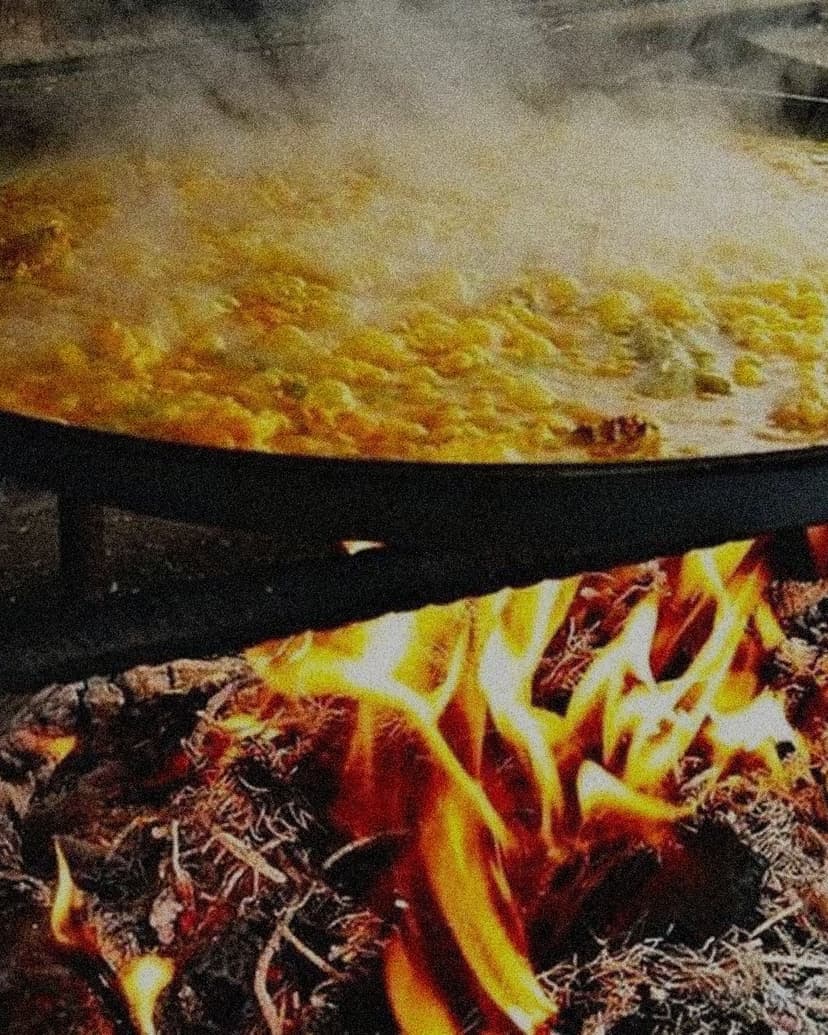 Noche de la Paella
